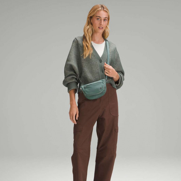 Lululemon All Night Festival Crossbody Micro Bag 2L - Algae Green - Picture 4 of 4